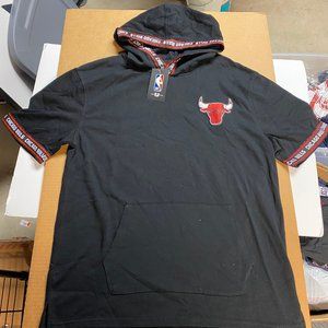 NBA Chicago Bulls Short Sleeve Pullover Hoodie L